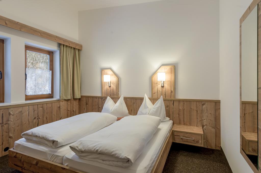 Ferienwohnungen Haus Daheim Langenfeld Luaran gambar