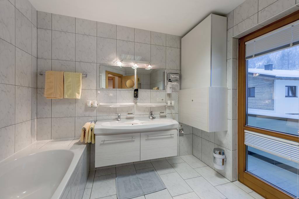 Ferienwohnungen Haus Daheim Langenfeld Luaran gambar