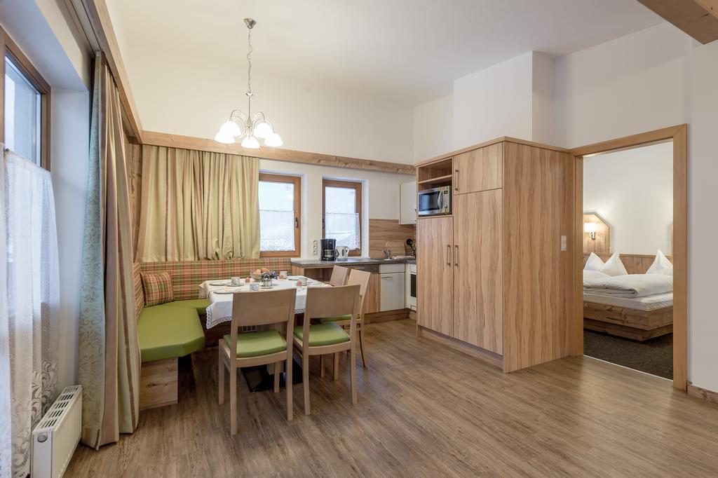 Ferienwohnungen Haus Daheim Langenfeld Luaran gambar