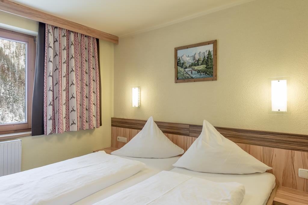 Ferienwohnungen Haus Daheim Langenfeld Luaran gambar